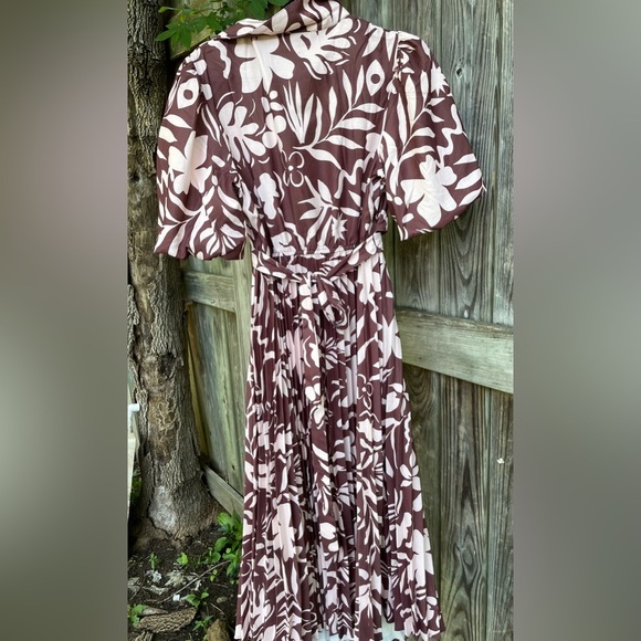 Petal &‎ Pup Wine Berry Floral Print V-Neck Cutout Midi Dress Size M - Picture 5 of 9